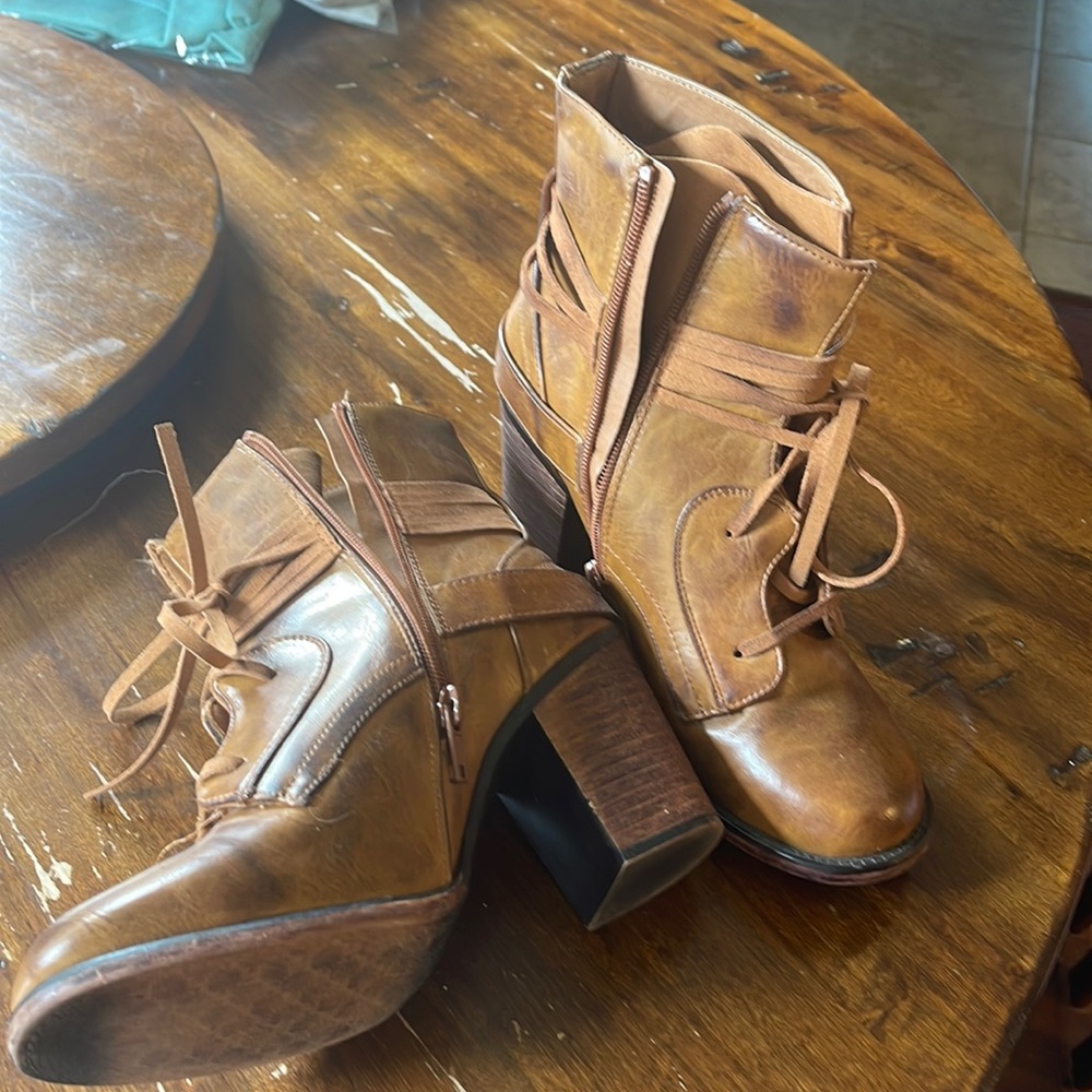 Celebrity pink boutique faux lace up boots